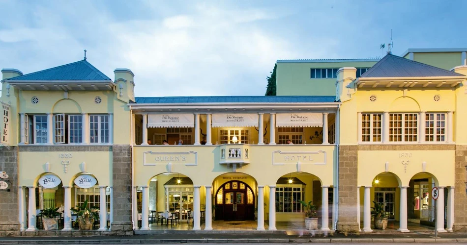 Oudtshoorn Travel Guide: The Ostrich Capital of the World